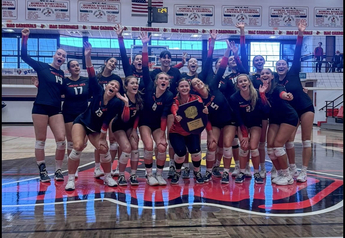 Volleyball Headed Back To National Tournament After Convincing Wins In District
