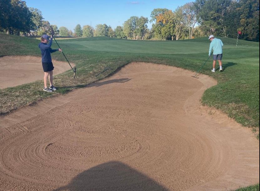 Golf Team Volunteers At Crown Pointe