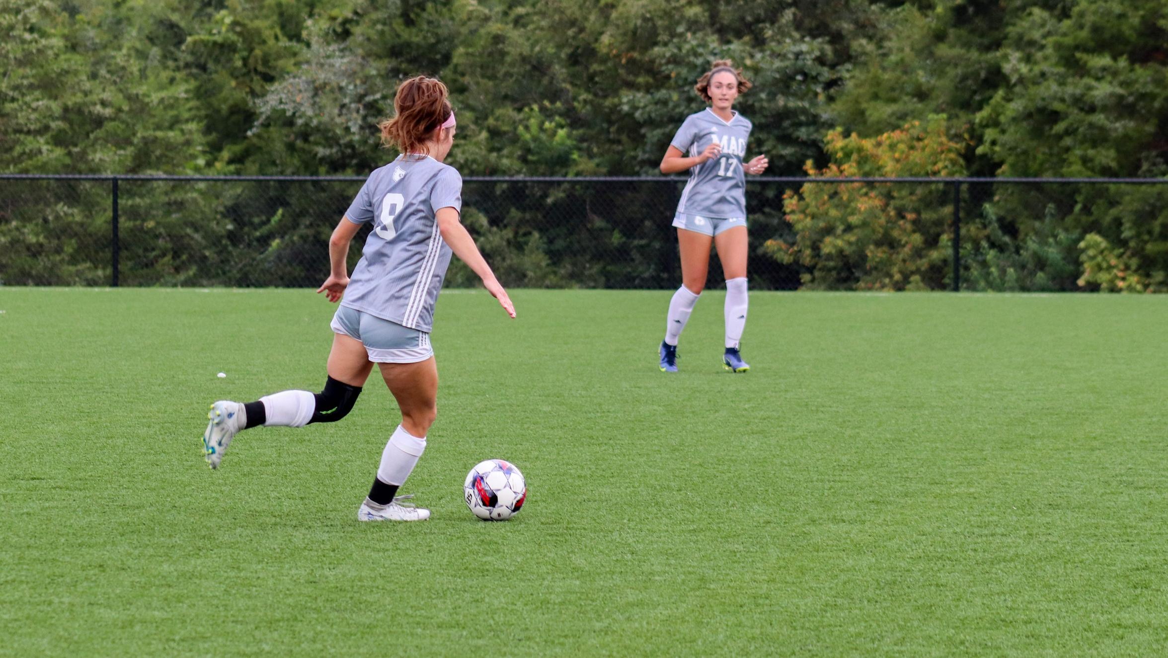 MAC Falls to #15 St. Louis In Final Minute