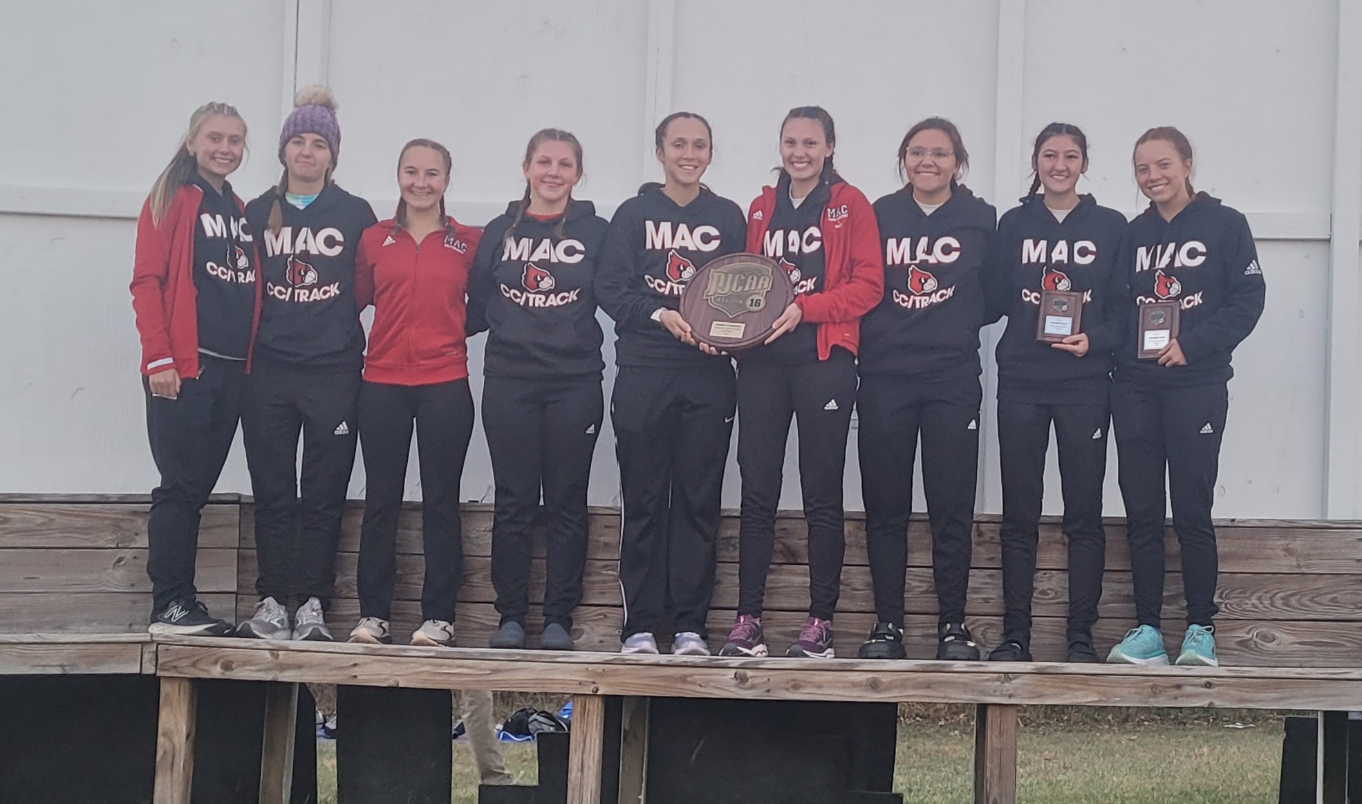 Women's XC Wins 4th Straight Region Title